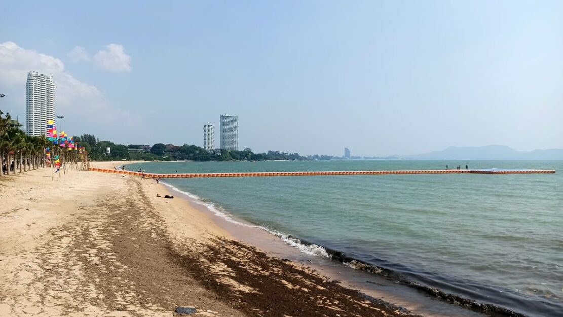 Ban Amphur Beach Pattaya