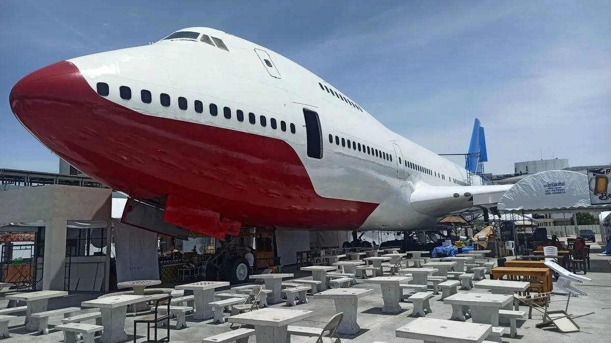 Boeing 747 on the Street in Pattaya