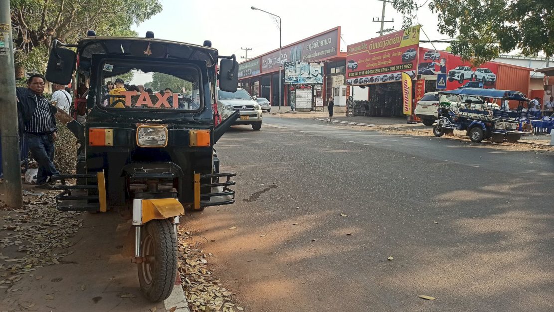 laos savannakhet border run